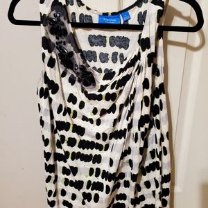 Womens tanktop with bead design accent